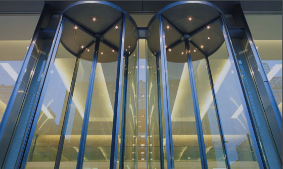 水晶旋轉(zhuǎn)門22_副本.jpg 水晶旋轉(zhuǎn)門22_副本.jpg